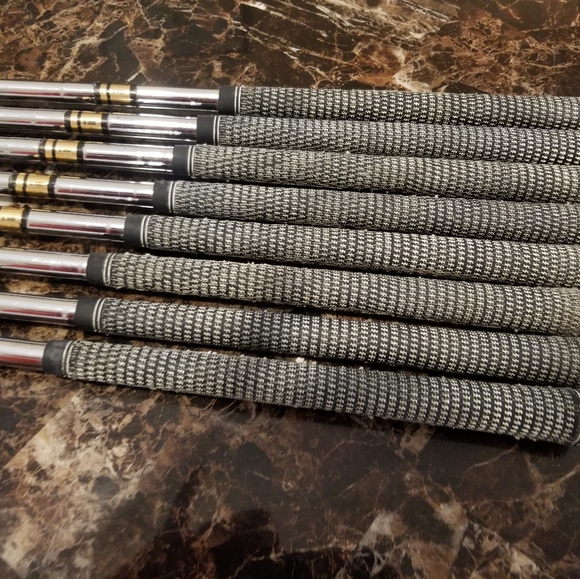 Greg Norman Signature Cobra Golf Irons - Picture 3 of 6